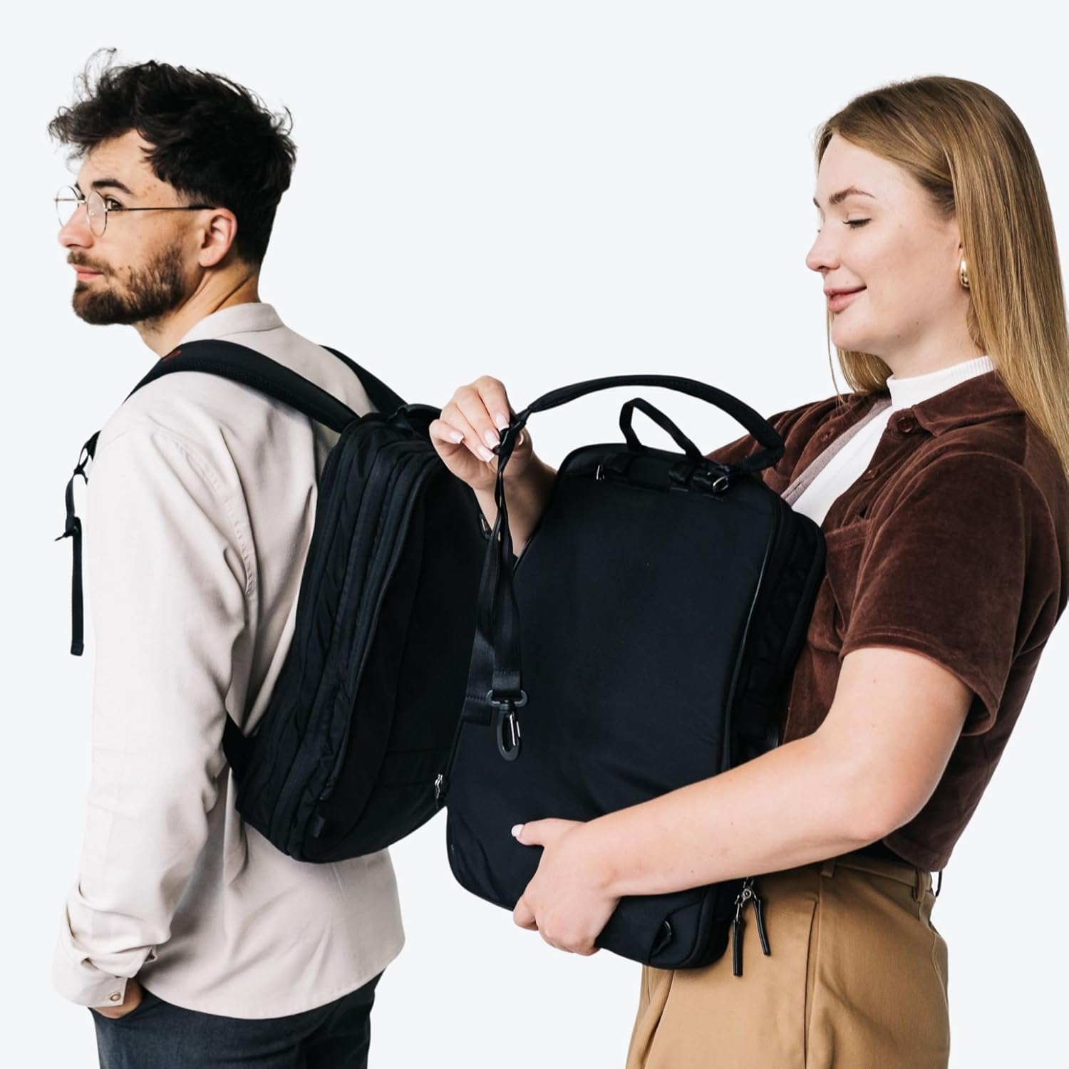 ONLI TRAVEL Trilogy Double Pack - World class multiple use backpack - expands into a weekender bag - splits into two seperate bags - handles two 17\u201D laptops and two tablets (Red) - Image 7